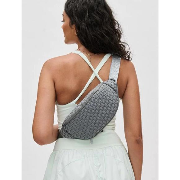 NEW SOL AND SELENE aim high belt bag in grey - Picture 2 of 3